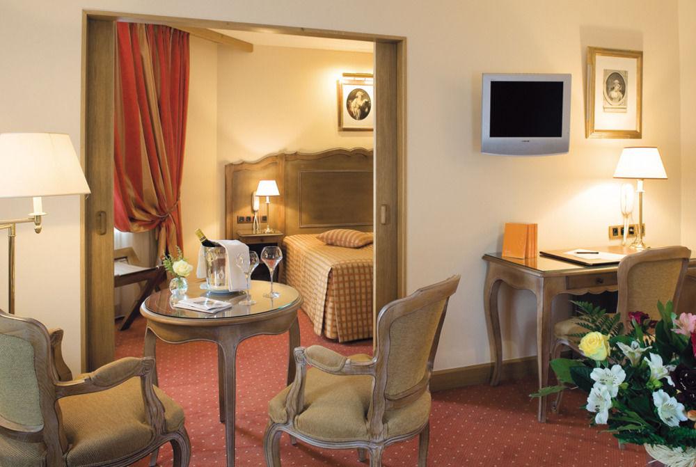 Hotel Le Rempart Tournus Exterior photo