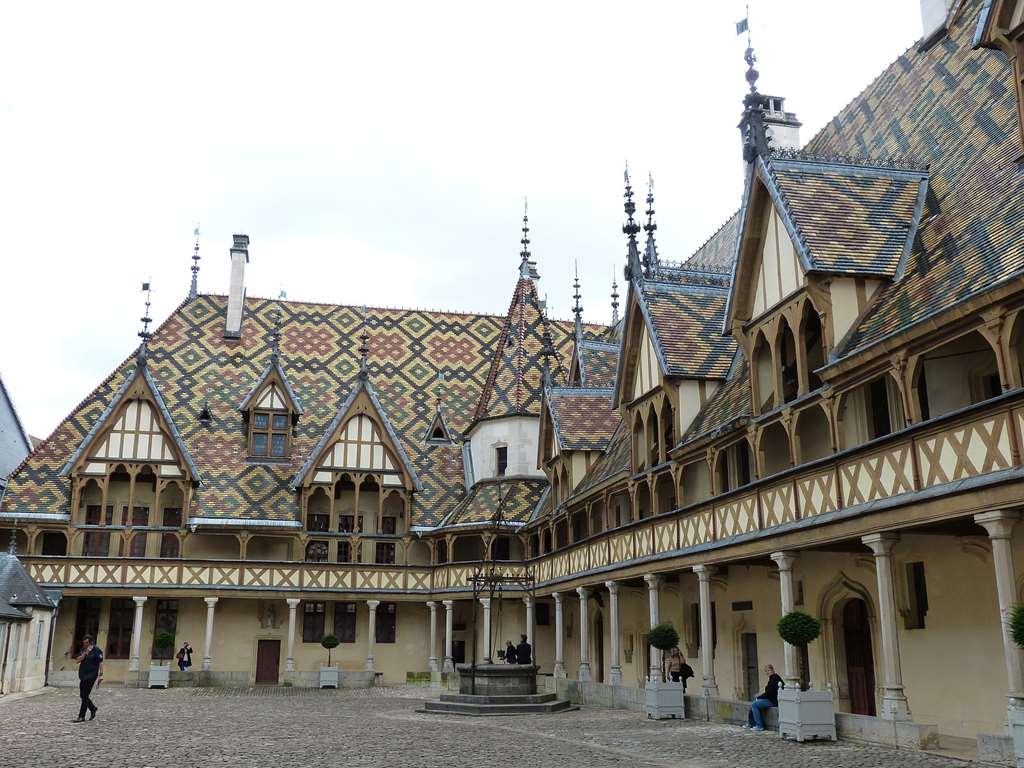 Hotel Le Rempart Tournus Exterior photo