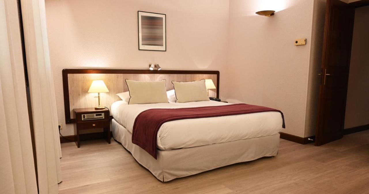 Hotel Le Rempart Tournus Room photo